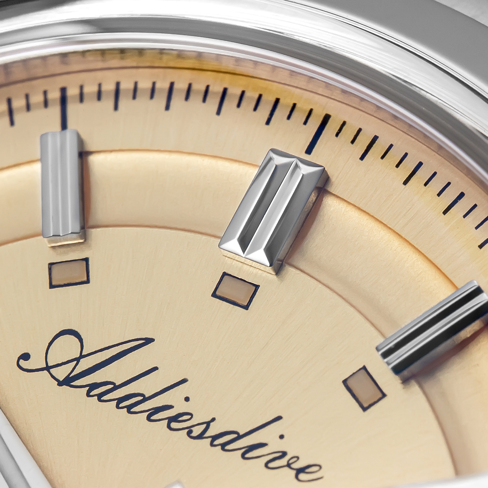 ADDIESDIVE Super Luminous Japa - Luxury Watch Box recension och pris