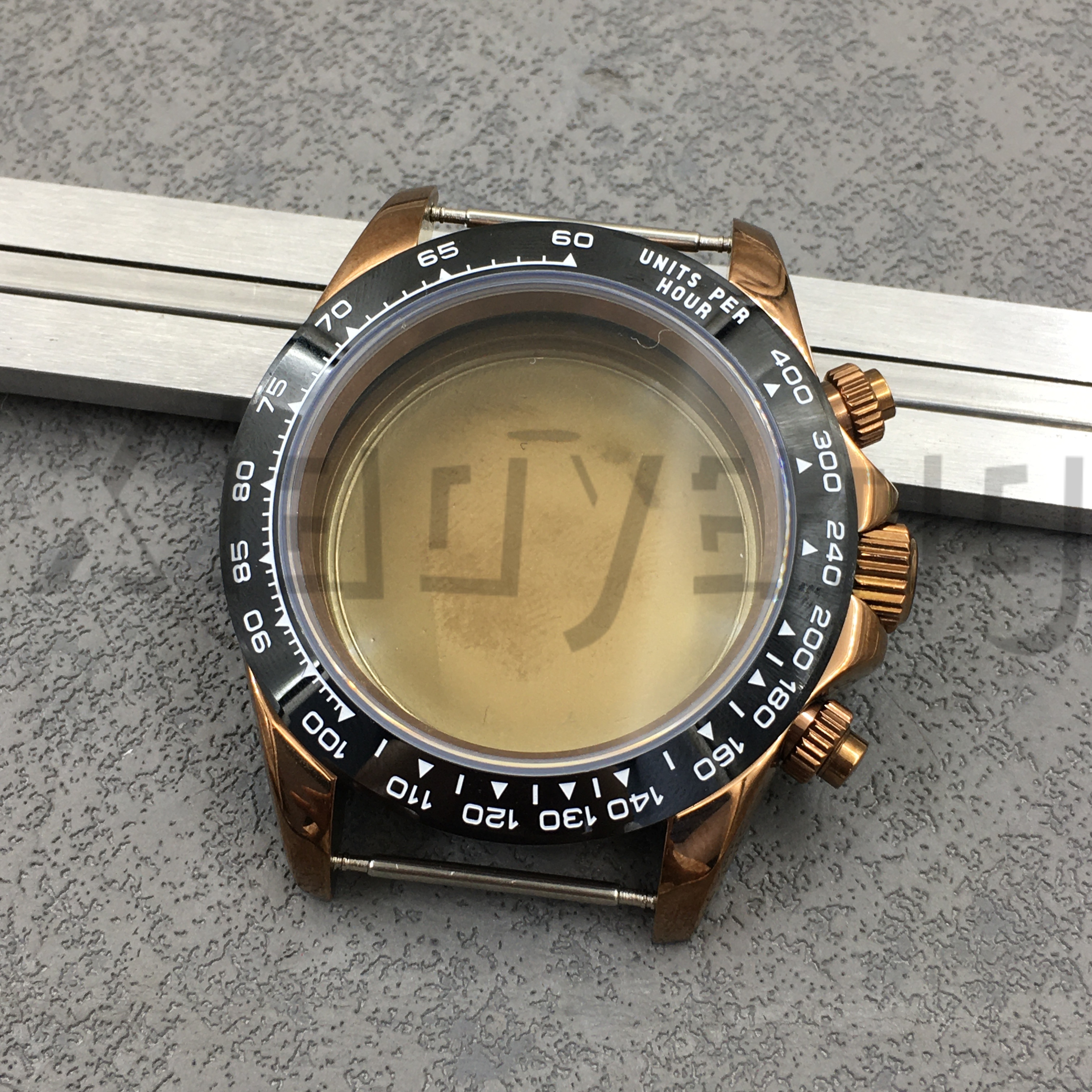 39mm VK63 Quartz Chronograph C - Bronze Case Watch recension och pris