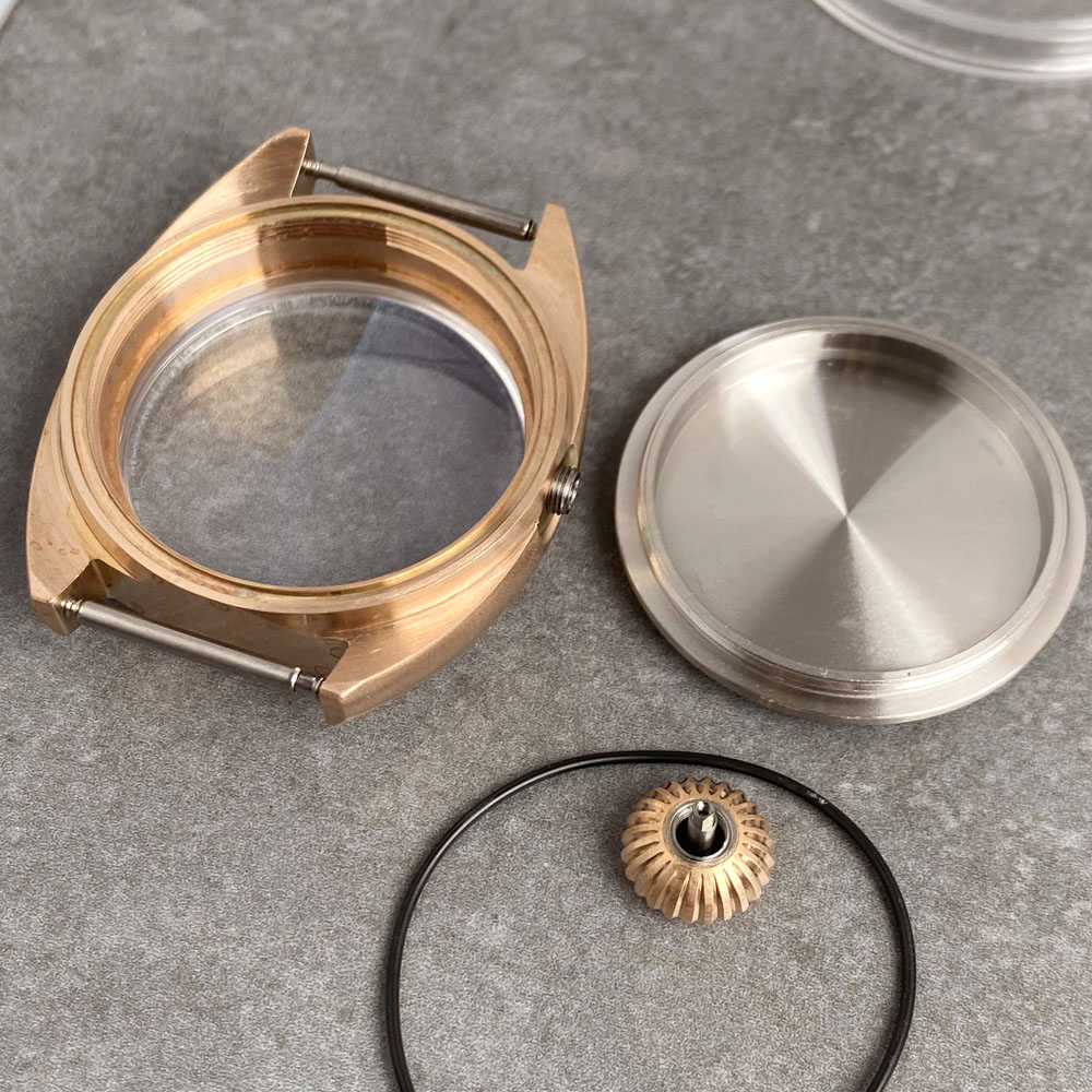 36mm CUSN8 bronze barrel shape - Bronze Case Watch recension och pris